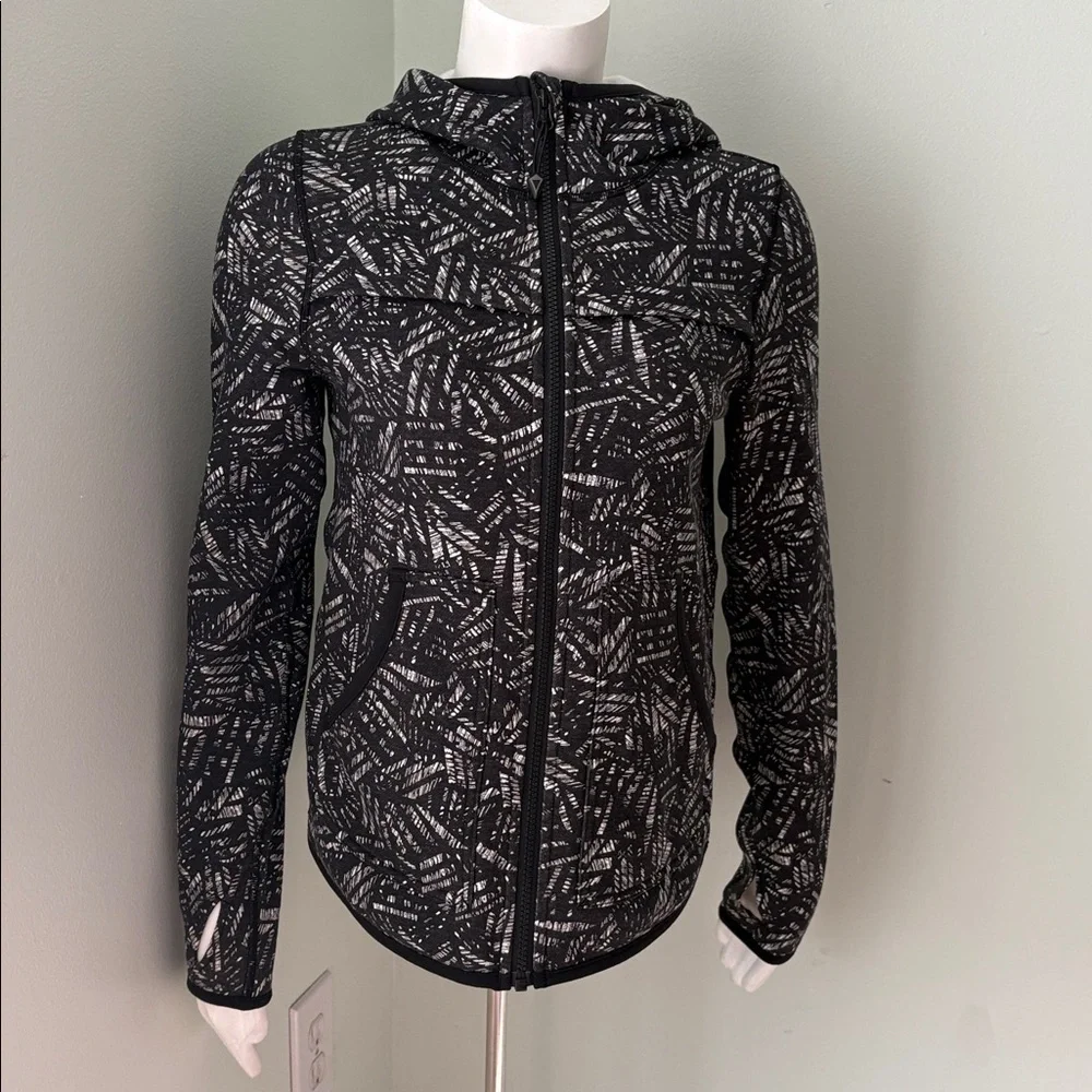 Ivivva by Lululemon Warm Moments Hooded Athleisure Zip Jacket Black White Geo 14